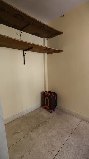 Room in 1 RK Apartment at Mantri Park, Goregaon East – for Rent