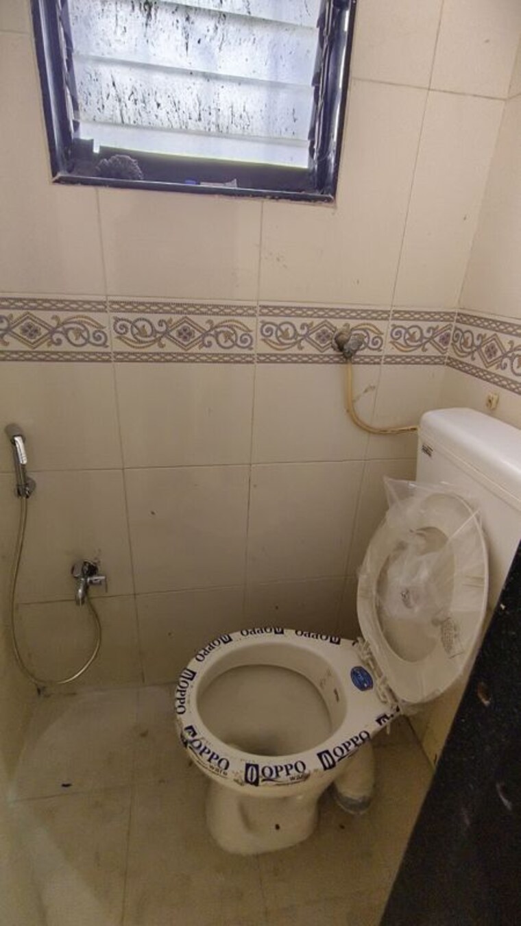 Bathroom, mantri-park 1 RK 350 Sq.Ft. Apartment In Goregaon East Mumbai 10203554