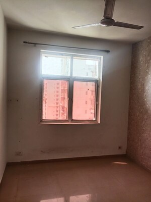 Room in 3 BHK Apartment at Mahagun Mywoods II, Sector 16c Greater Noida – for Sale