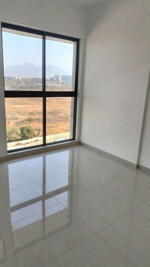 Room in 2 BHK Apartment at Lodha Palava Crown, Dombivli East – for Rent