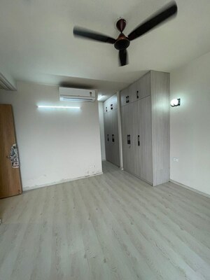 Room in 3 BHK Apartment at M3M Heights, Sector 65 – for Rent