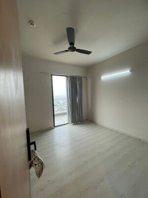 Room in 3 BHK Apartment at M3M Heights, Sector 65 – for Rent