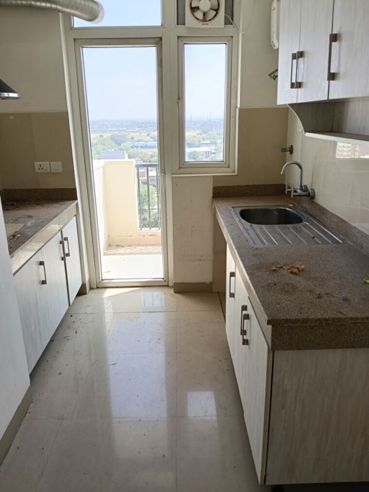 Kitchen, emaar-emerald-estate 2.5 Bedroom 1020 Sq.Ft. Apartment In Sector 65 Gurgaon 10201728