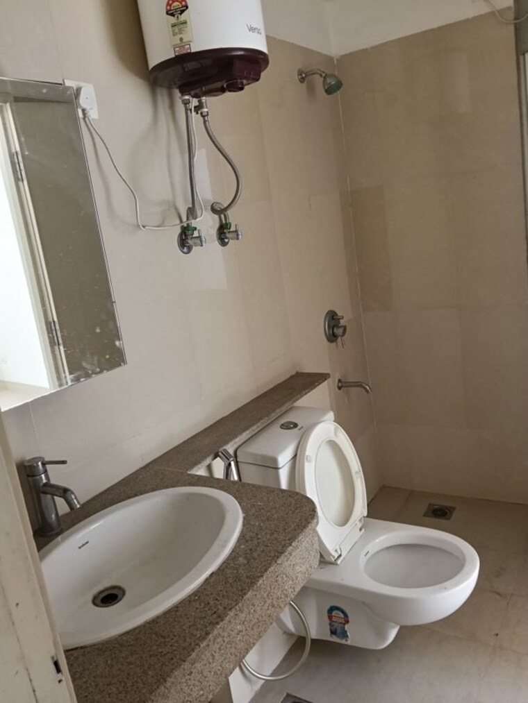 Bathroom, emaar-emerald-estate 2.5 Bedroom 1020 Sq.Ft. Apartment In Sector 65 Gurgaon 10201728