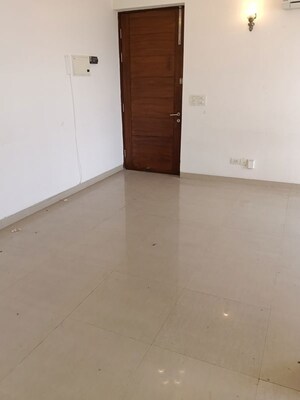 Room in 2.5 BHK Apartment at Emaar Emerald Estate, Sector 65 – for Rent