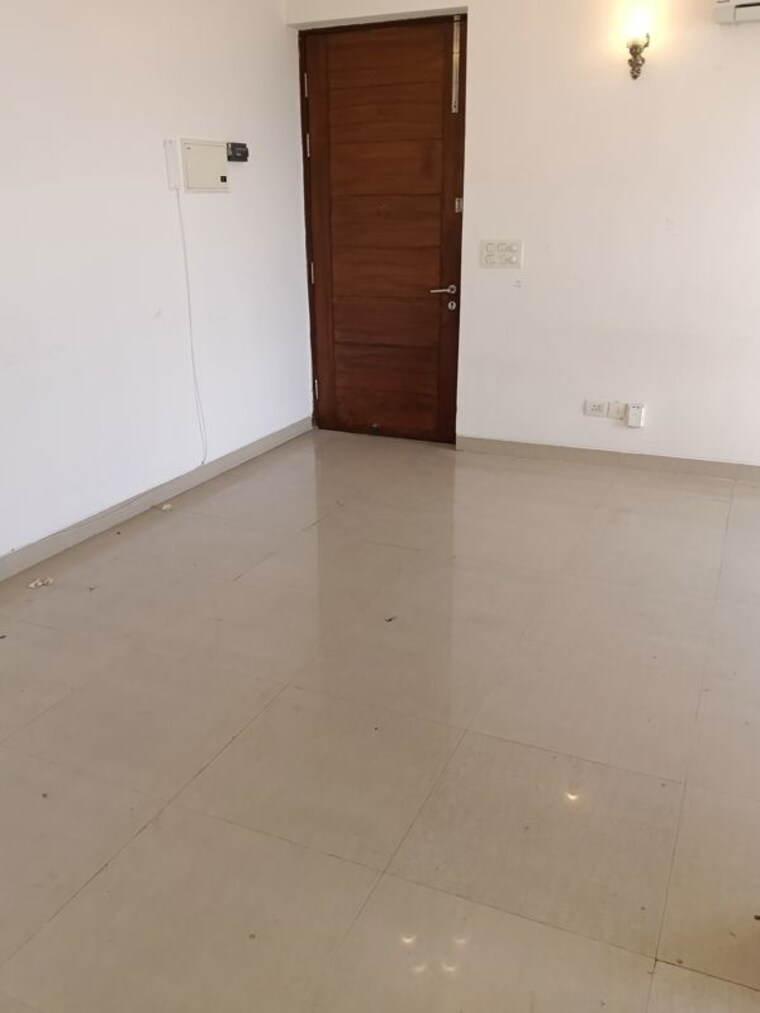 Room, emaar-emerald-estate 2.5 Bedroom 1020 Sq.Ft. Apartment In Sector 65 Gurgaon 10201728