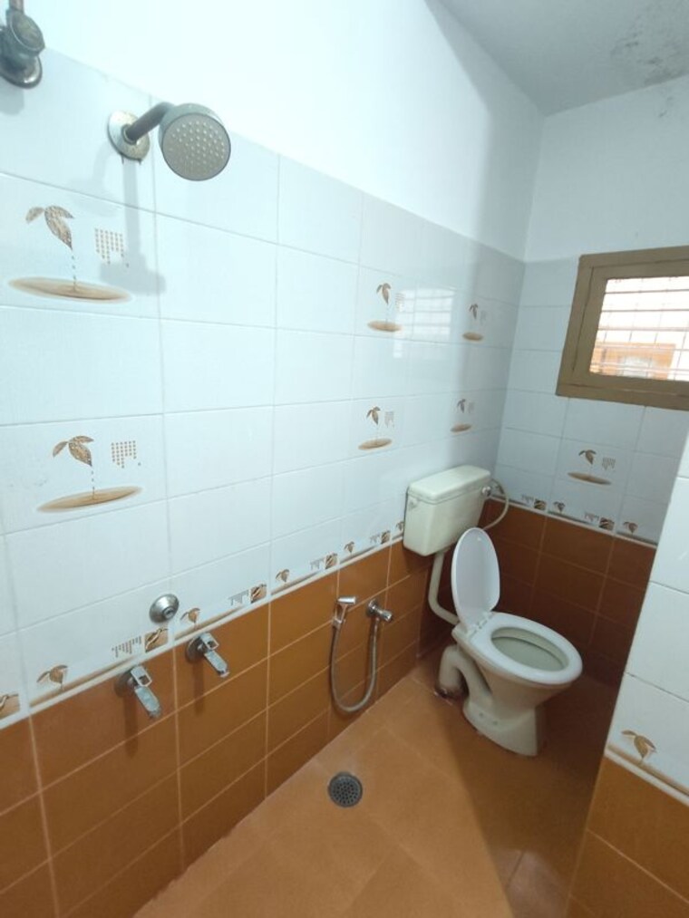 Bathroom, indiranagar 2 Bedroom 1200 Sq.Ft. Builder Floor In Indiranagar Bangalore 10203590
