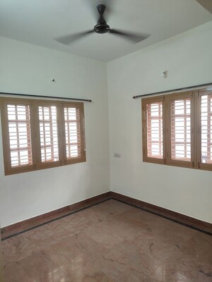 Room in 2 BHK Builder Floor at Indiranagar – for Rent