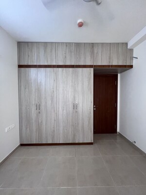Room in  Apartment at Bhartiya Nikoo Homes, Thanisandra Main Road – for Rent