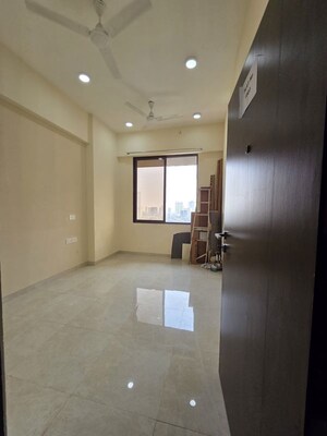 Room in 1 BHK Apartment at Alamdar The Auro, Lower Parel – for Rent