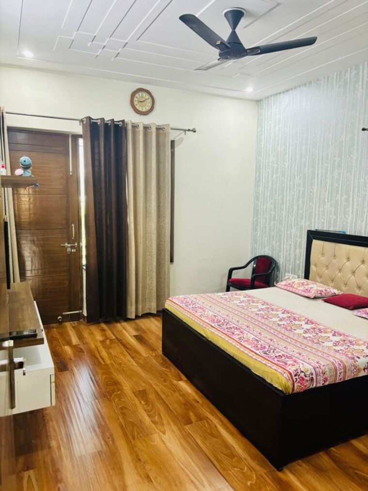 Bedroom, sector 4 3 Bedroom 2250 Sq.Ft. Builder Floor In Sector 4 Gurgaon 10203580