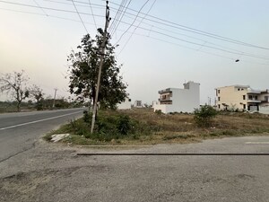  Plot For Sale in Sector 33