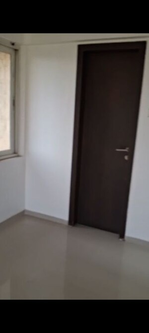 Room in 3 BHK Apartment at Dosti Imperia Phase I, Ghodbunder Road – for Rent