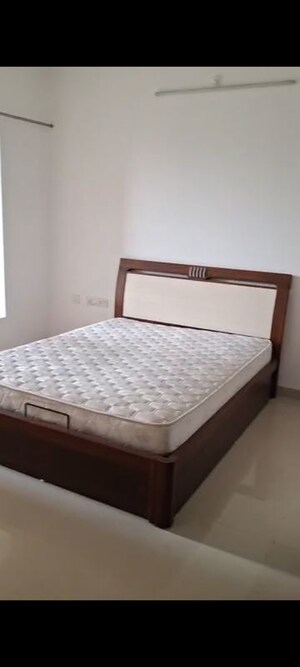 Bedroom in 3 BHK Apartment at Dosti Imperia Phase I, Ghodbunder Road – for Rent