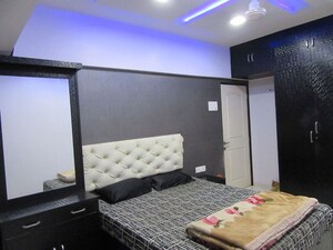 Master Bedroom in 2 BHK Apartment at Minoo Minar, Andheri West – for Rent