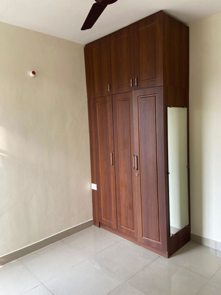 Room, suncity-avenue-102 2 Bedroom 600 Sq.Ft. Apartment In Sector 102 Gurgaon 10203707