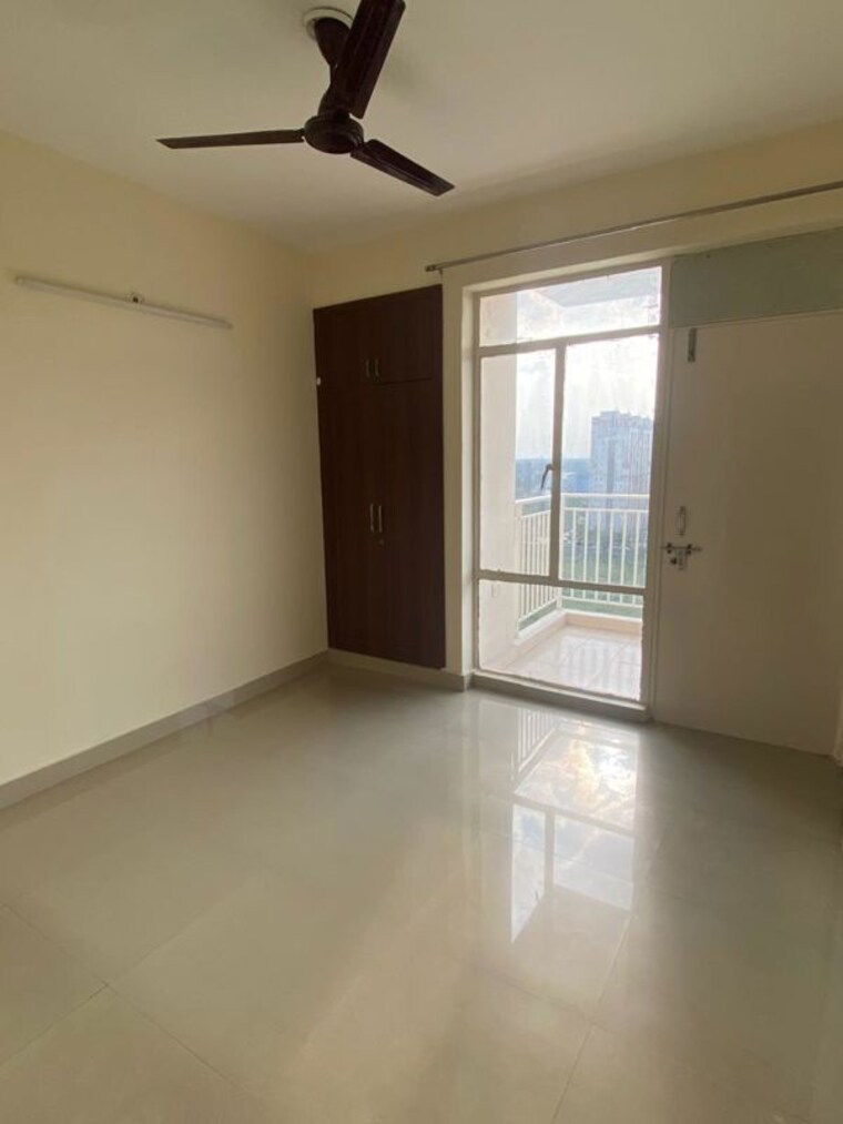 Room, suncity-avenue-102 2 Bedroom 600 Sq.Ft. Apartment In Sector 102 Gurgaon 10203707