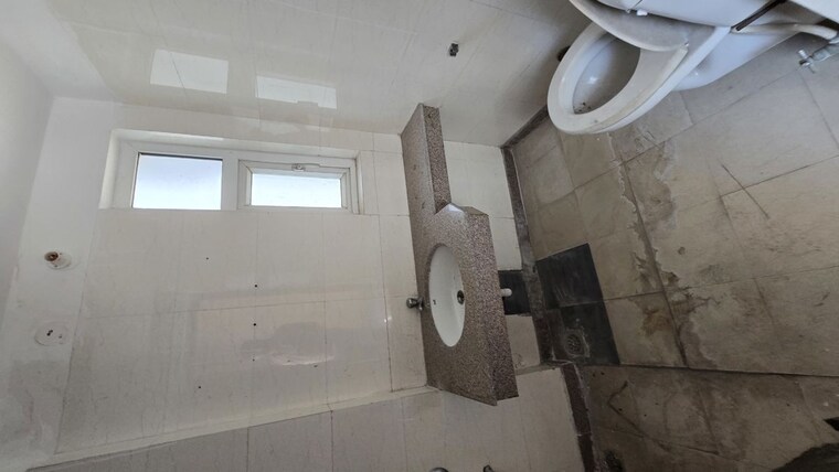 Bathroom, uppal-plumeria-garden-estate 3.5 Bedroom 1875 Sq.Ft. Apartment In Omicron Iii Greater Noida Greater Noida 10203764