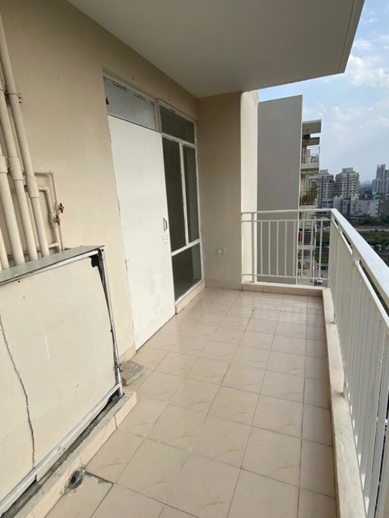 Balcony, suncity-avenue-102 2 Bedroom 600 Sq.Ft. Apartment In Sector 102 Gurgaon 10203776