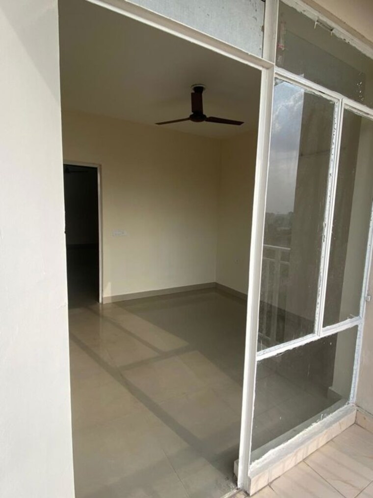 Balcony, suncity-avenue-102 2 Bedroom 600 Sq.Ft. Apartment In Sector 102 Gurgaon 10203776
