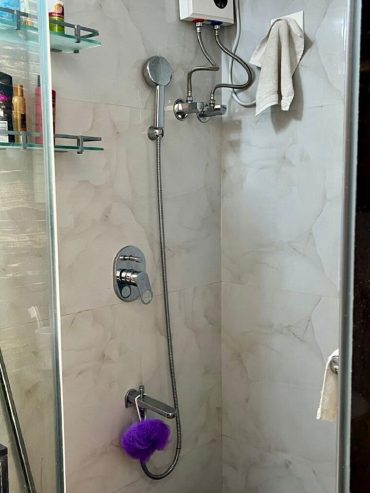Bathroom, bandra west 2 Bedroom 700 Sq.Ft. Apartment In Bandra West Mumbai 10203769