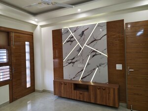 Room in 4 BHK Builder Floor at Sector 7 – for Sale