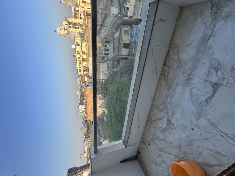 Balcony, dlf city phase 3 1.5 Bedroom 810 Sq.Ft. Builder Floor In Dlf City Phase 3 Gurgaon 10203790