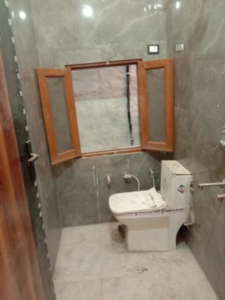 Bathroom, dwarka mor 2 Bedroom 1080 Sq.Ft. Independent House In Dwarka Mor Delhi 10182081