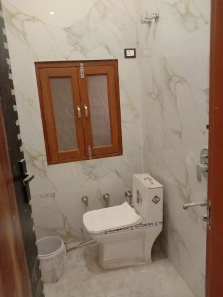 Bathroom, dwarka mor 2 Bedroom 1080 Sq.Ft. Independent House In Dwarka Mor Delhi 10182081