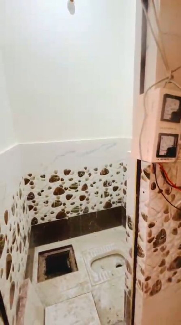 Bathroom, jain-akshay-enclave 3 Bedroom 630 Sq.Ft. Villa In Sadarpur Ghaziabad 10203799