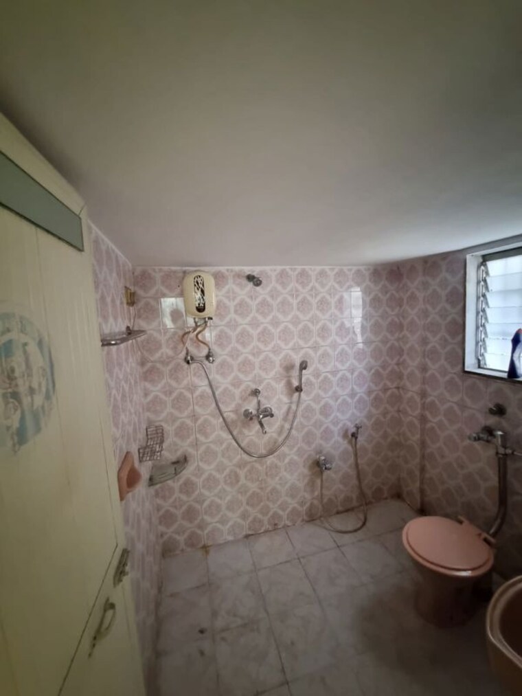 Bathroom, green-acres-apartment 2 Bedroom 700 Sq.Ft. Apartment In Waghbil Thane 10203762