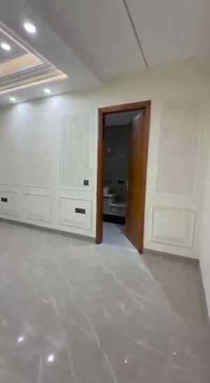 Room in 4 BHK Builder Floor at Sector 7 – for Sale