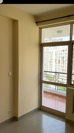 Room in 3.5 BHK Apartment at Omaxe Heights Gomti Nagar, Gomti Nagar – for Rent