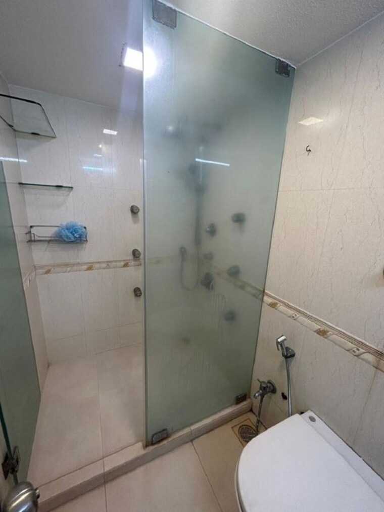 Bathroom, bandra west 3 Bedroom 1100 Sq.Ft. Apartment In Bandra West Mumbai 10203836