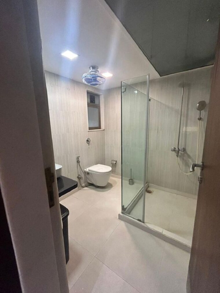 Bathroom, bandra west 3 Bedroom 1100 Sq.Ft. Apartment In Bandra West Mumbai 10203836