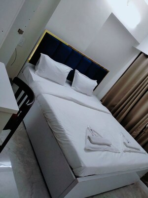 Master Bedroom in 2 BHK Apartment at Santacruz East – for Sale