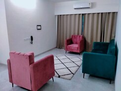 2 BHK + Extra Room Apartment For Sale in Santacruz East