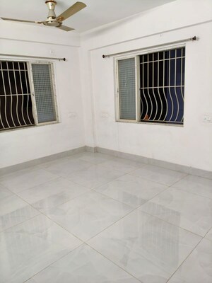 Room in 3 BHK Apartment at Kristi Villa, Chinar Park – for Rent