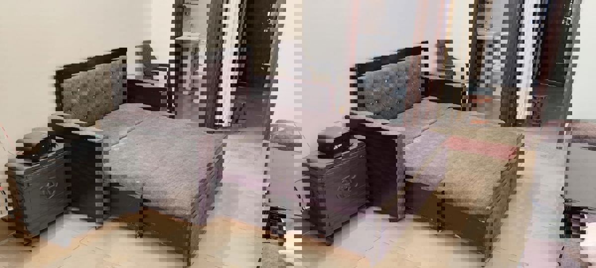 1 BHK 650 Sq.Ft. Builder Floor in Park Avenue