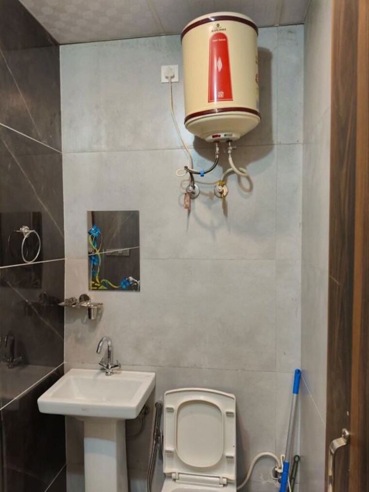 Bathroom, crs-pratham 2 Bedroom 1100 Sq.Ft. Apartment In Rajpur Dehradun 10203959