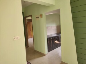 Room in 2 BHK Apartment at Vijay Vatika, Kavesar – for Rent