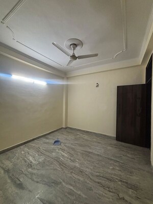 Room in 1 BHK Apartment at Chattarpur – for Rent