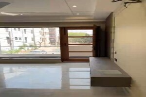 Room in 3 BHK Builder Floor at Sector 10 – for Sale