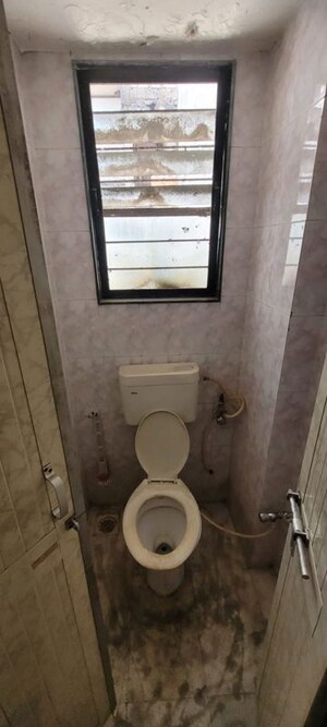 Bathroom in 3 BHK Builder Floor at Landmark The Homes 81, Sector 81 – for Rent