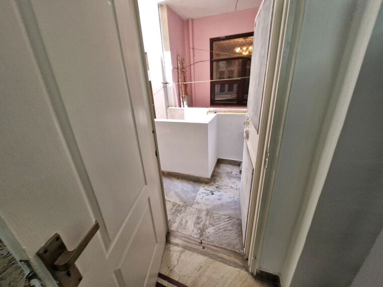 Bathroom, soho-awas-apartments 2 Bedroom 1050 Sq.Ft. Builder Floor In Gyan Khand I Ghaziabad 10204232