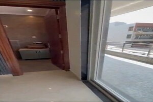 Room in 3 BHK Builder Floor at Sector 9a – for Sale