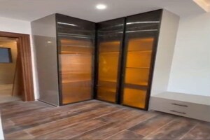 Room in 3 BHK Builder Floor at Sector 9a – for Sale