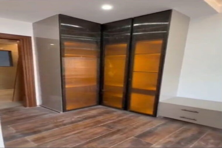 Room, sector 9a 3 Bedroom 263 Sq.Yd. Builder Floor In Sector 9a Gurgaon 10204148