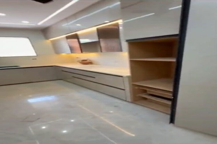 Kitchen, sector 9a 3 Bedroom 263 Sq.Yd. Builder Floor In Sector 9a Gurgaon 10204148