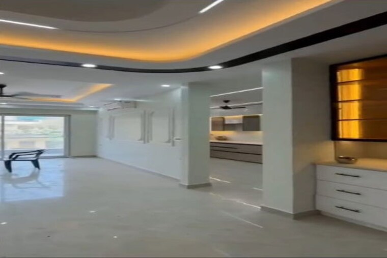  Parking, sector 9a 3 Bedroom 263 Sq.Yd. Builder Floor In Sector 9a Gurgaon 10204148